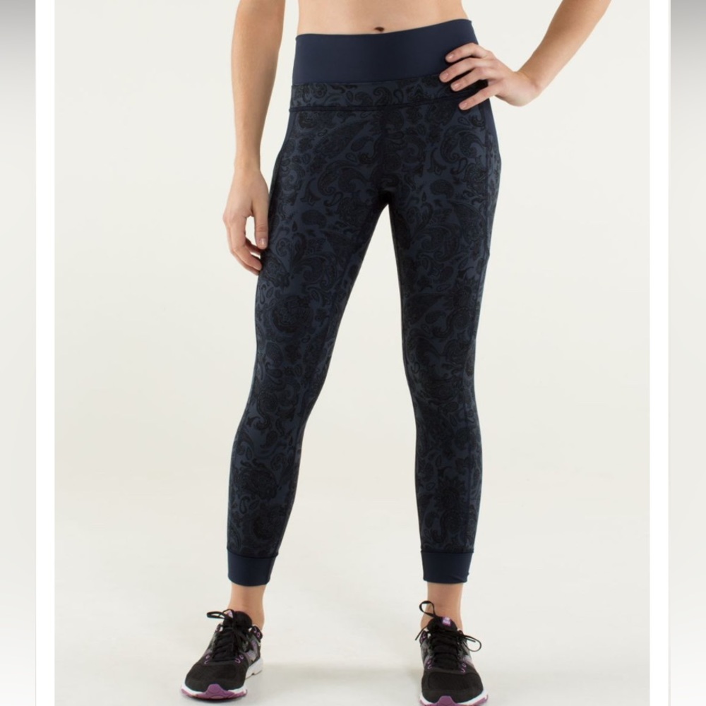 Lululemon En Route Crop